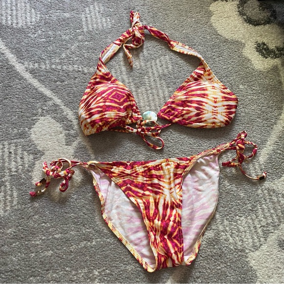 NWOT Kardashian Kollection Swimwear Mother of Pearl Accent String Bikini - Picture 1 of 8
